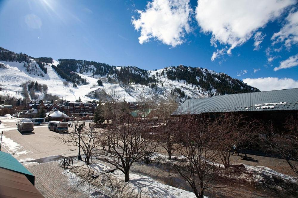 Independence Square 202, Hotel Room Over-Looking The Mall And Aspen Mountain 外观 照片